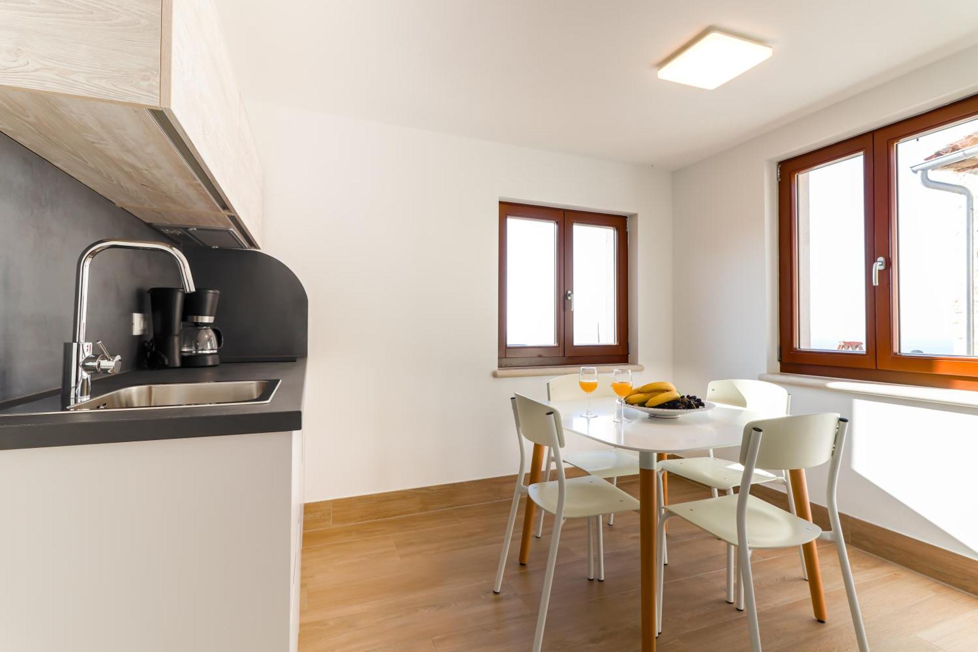 Casanova Apartments - Viewpoint เวอร์ซาร์ ภายนอก รูปภาพ