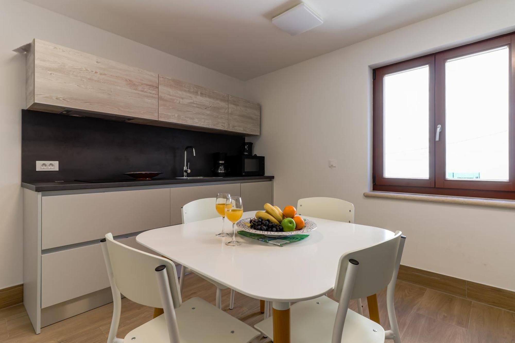 Casanova Apartments - Viewpoint เวอร์ซาร์ ภายนอก รูปภาพ
