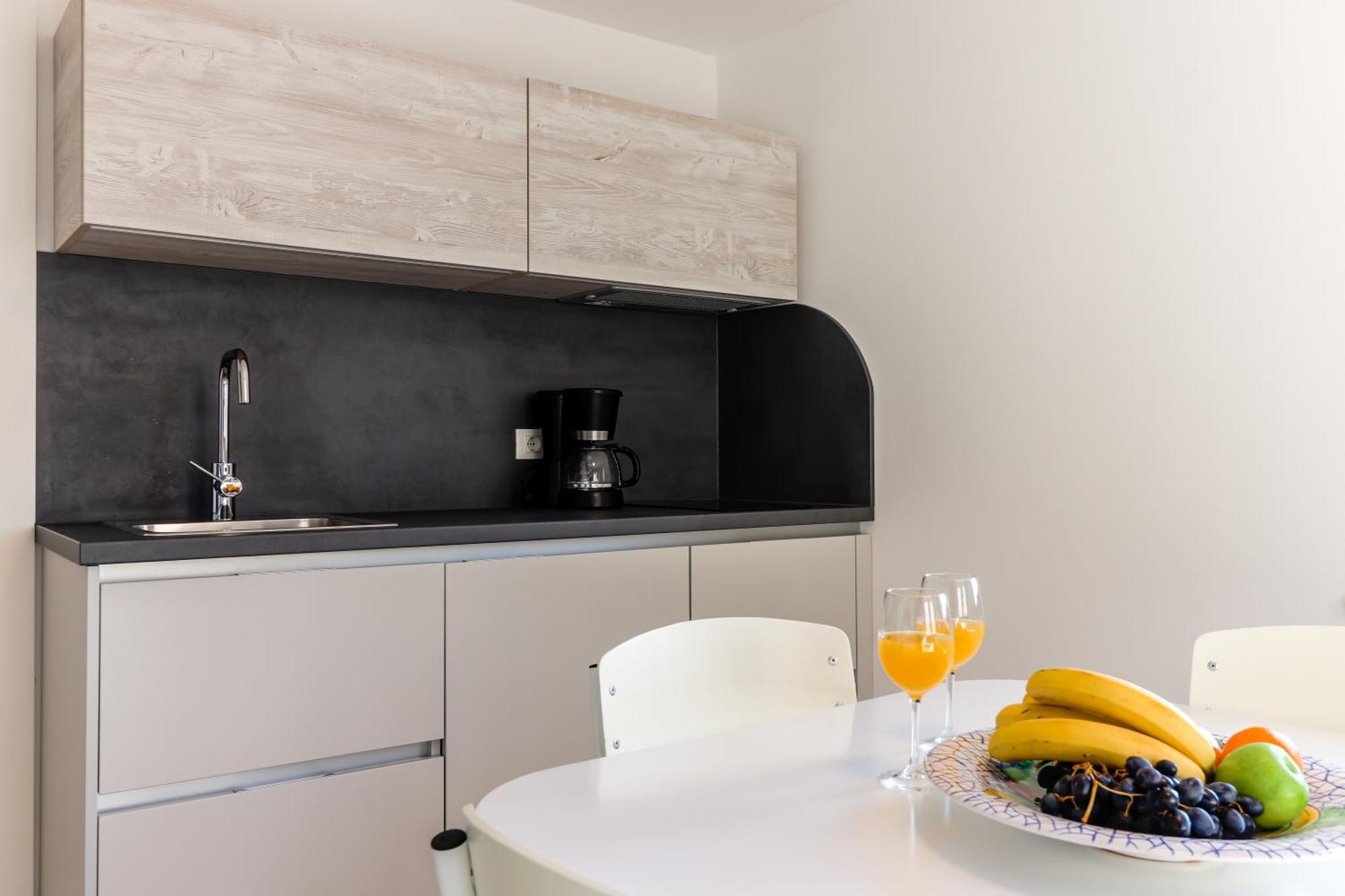 Casanova Apartments - Viewpoint เวอร์ซาร์ ภายนอก รูปภาพ