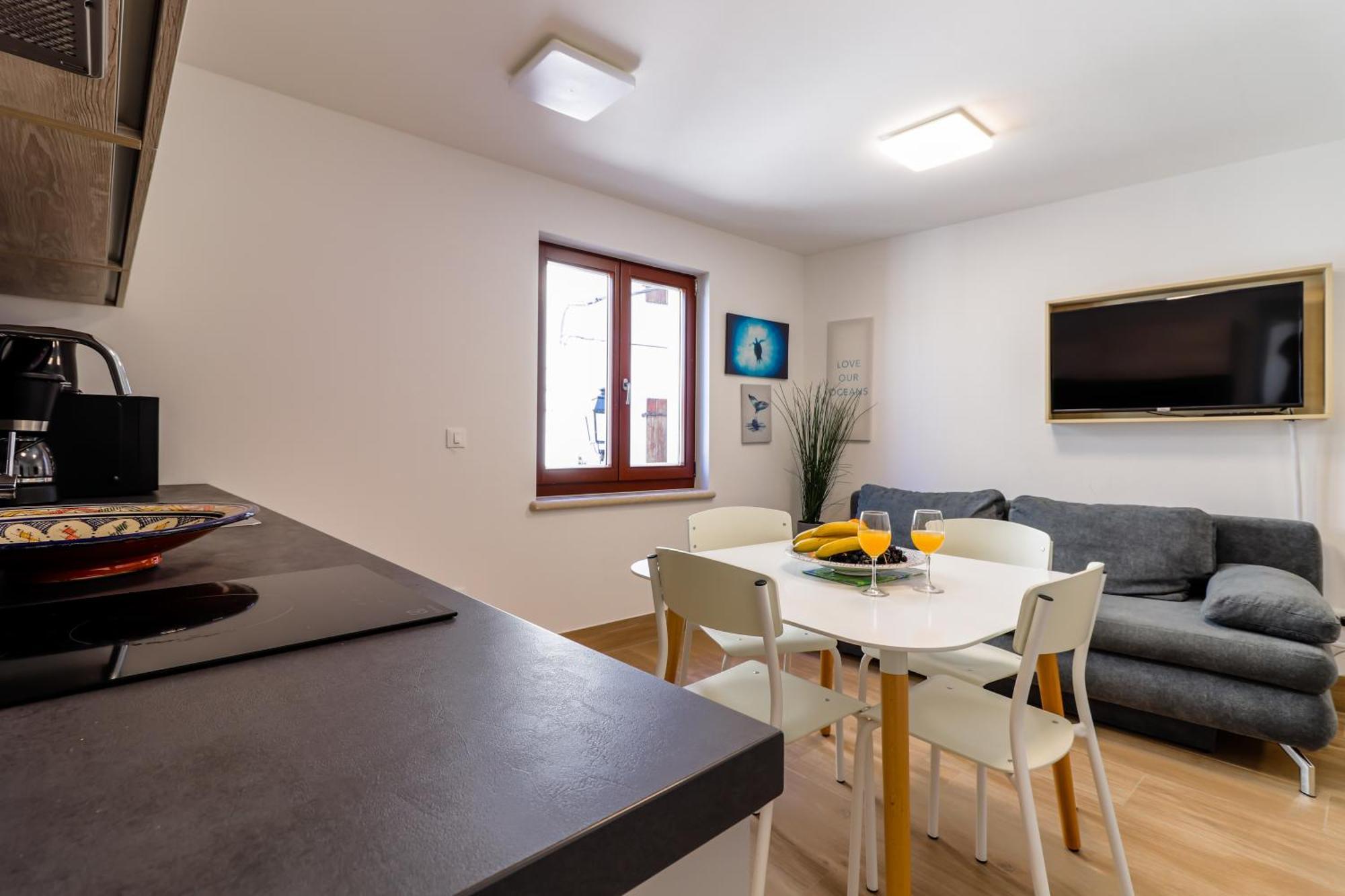 Casanova Apartments - Viewpoint เวอร์ซาร์ ภายนอก รูปภาพ
