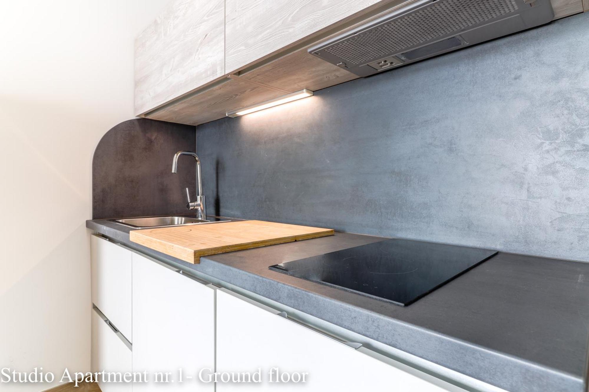Casanova Apartments - Viewpoint เวอร์ซาร์ ภายนอก รูปภาพ